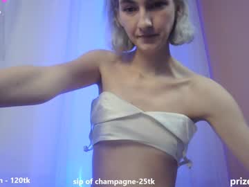 girl
        mia_cheers cam image #5809737