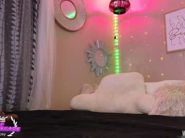 couple
        milf_lacey cam image #1356983