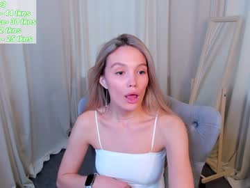girl
        nicole_coy_ cam image #1692106