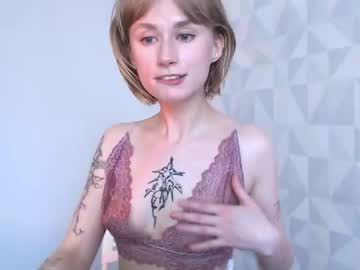 girl
        love_freya cam image #1223512