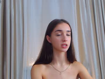 girl
        lana__j cam image #2428507