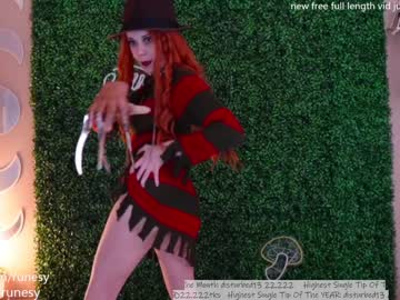 girl
        runesy cam image #768206