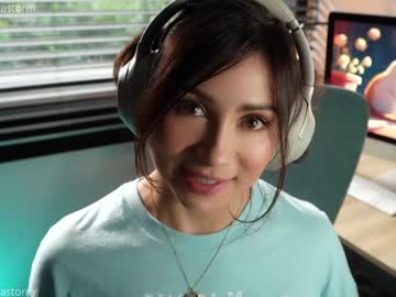 girl
        alejastorm cam image #1714714