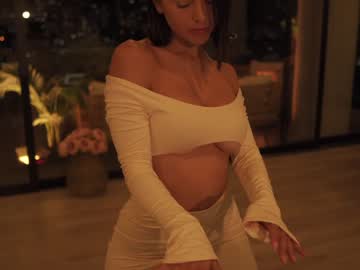 girl
        honeyco57 cam image #1937430