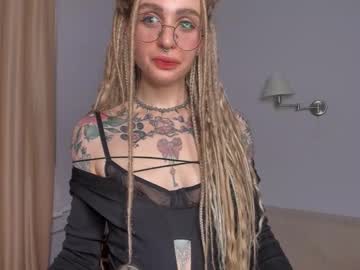 girl
        anabelmoons cam image #6262438