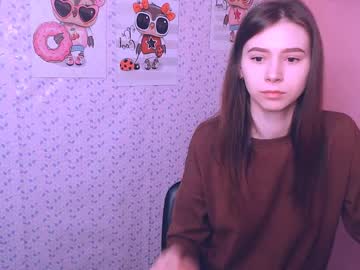 girl
        emilydass_ cam image #3505703