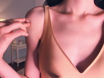 girl
        mariamhailey cam image #3474107