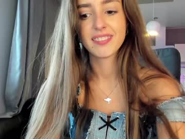 girl
        coy_amina_ cam image #187125