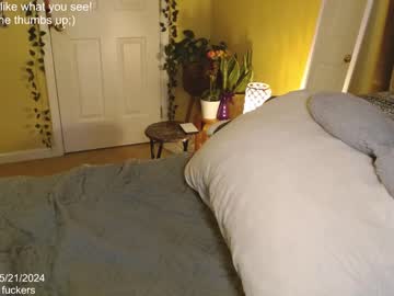 girl
        skybella_ cam image #4203719