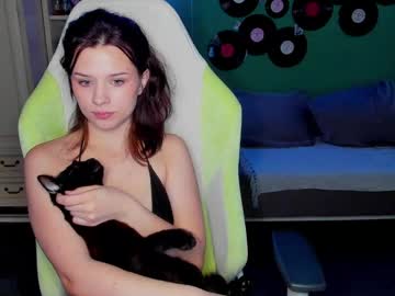 girl
        ketlinrous cam image #4692563