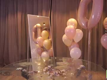 girl
        checkmypeach cam image #6195322