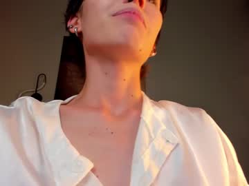 girl
        helenblash cam image #2016179