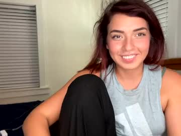 girl
        straightoutthetrailer cam image #5141314