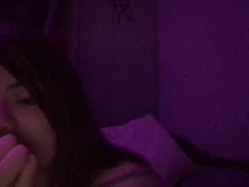 girl
        ghostkitti cam image #5113275
