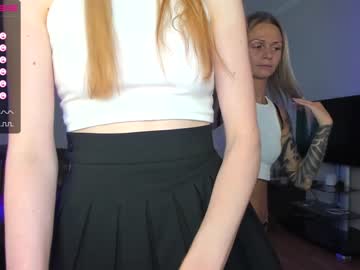 couple
        wonder_smile cam image #1813166