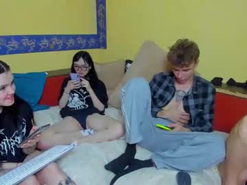 couple
        best_trip cam image #302517