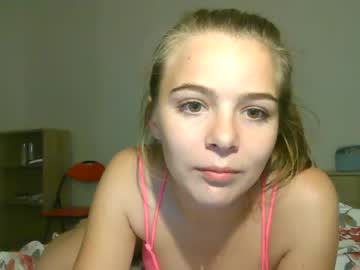girl
        inocent_student17 cam image #2153068