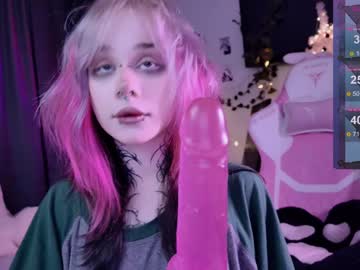 girl
        lollyshy__ cam image #5795899