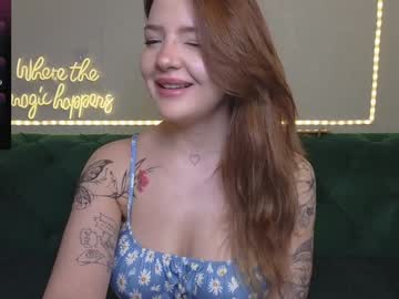 girl
        ginger_pie cam image #6671304