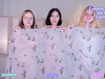girl
        angels__club cam image #5685960
