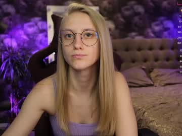 girl
        angeellina cam image #328039
