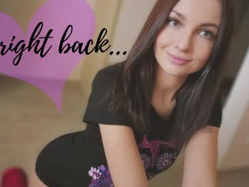 girl
        jennycutey cam image #5912938