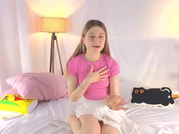 girl
        alisia_spinnet cam image #4396476