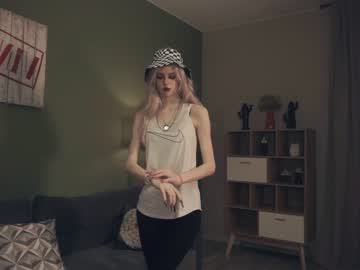 girl
        audreycarvin cam image #3665255
