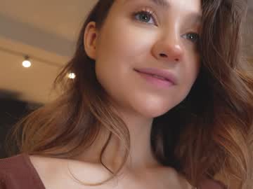 girl
        mia_elfie cam image #4395030
