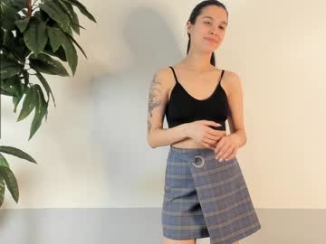 girl
        sixkiks cam image #1236864