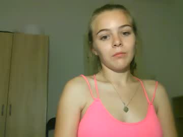 girl
        inocent_student17 cam image #2151890