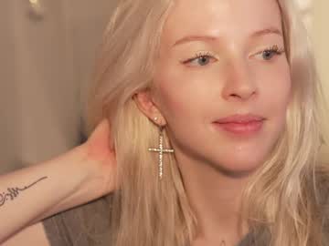 girl
        my_stella cam image #6510367