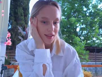 girl
        callme_star cam image #4398861