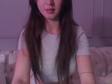 girl
        sarasuo cam image #2099341