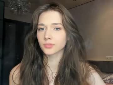 girl
        willa_williams cam image #447071