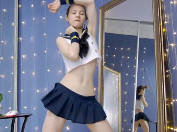 girl
        kriskras__ cam image #1322302