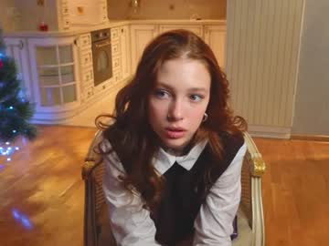 girl
        shirleywhitney cam image #3178621