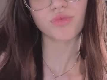 girl
        dareledgington cam image #6782461