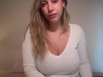 girl
        sieena cam image #6619482