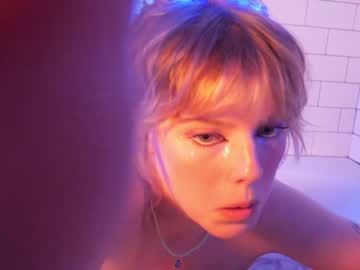 girl
        sisypheanlove cam image #1488792