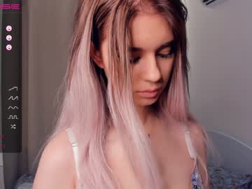 girl
        elfas_cute cam image #2006130