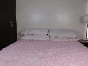 girl
        skytime96 cam image #3584442