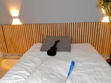 girl
        little_effy18 cam image #4392735