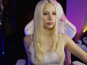 girl
        stacy_batt cam image #6021619