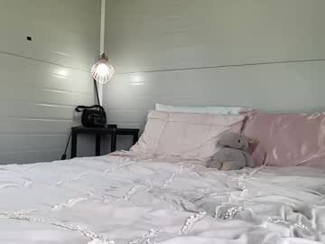 girl
        millie333x cam image #6512723