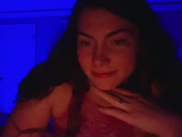 girl
        chroniclove cam image #6441625
