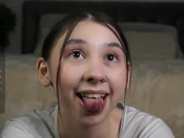 girl
        zarascarlett cam image #5996834