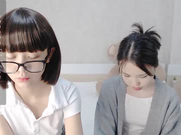 girl
        little_yena cam image #2799322