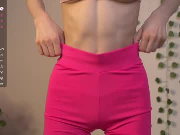 girl
        happynewdear cam image #6569987