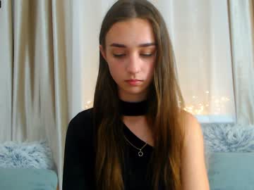 girl
        lana__j cam image #1832681